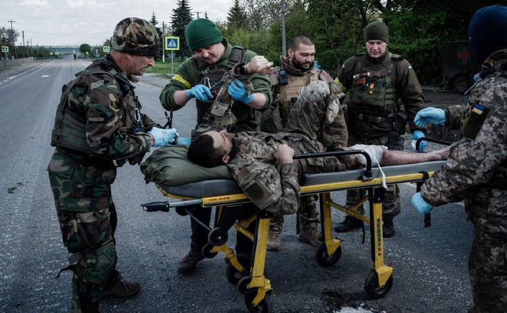 Nhưng trước khi trận chiến lớn trong thành phố bắt đầu, quân Nga còn phải đối mặt với một thách thức khác: tuyến Lisivka và Sukhyi Yar. Lực lượng Ukraine dọc tuyến này có thể theo dõi sát sao các cánh quân Nga đang tấn công thành phố từ phía nam.