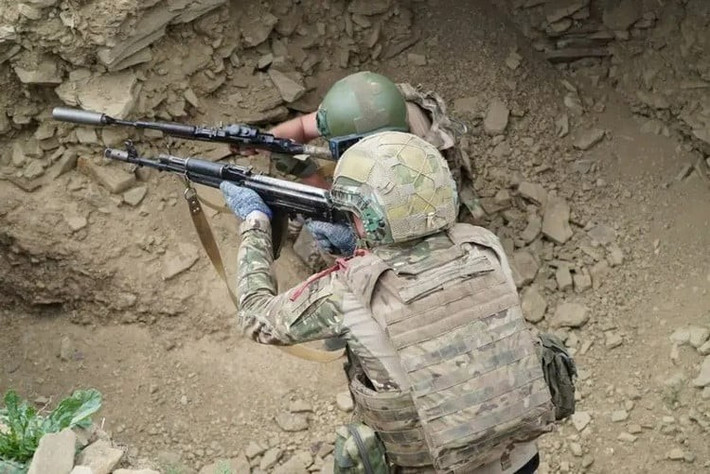 Mặc dù chi tiết cụ thể về các hoạt động của RFAF vẫn chưa rõ ràng, nhưng xét theo tình hình, quân Nga có thể đang sử dụng các lực lượng đặc nhiệm này để huấn luyện bộ binh chính quy, cách hoạt động sau chiến tuyến của đối phương. Khóa huấn luyện này có thể là chìa khóa giúp RFAF chiếm được Udachne, chỉ để lại khu công nghiệp phía bắc chưa bị chiếm đóng.