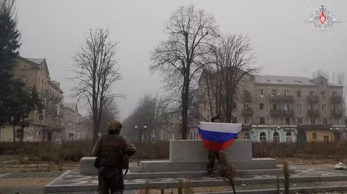 Xung đột Nga-Ukraine vẫn tiếp diễn, với tình hình chiến trường liên tục thay đổi. Gần đây, theo hãng thông tấn TASS của Nga, Quân đội Nga (RFAF) đã thành công chiếm giữ Pokrovsk ở phía tây tỉnh Donetsk của Ukraine, chính thức chấm dứt gần 2 năm tấn công thành phố này.