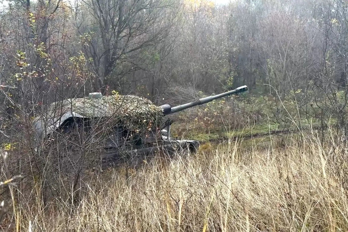 Gần đây, Cụm Vostok đang tiến công rất mạnh, càn quét qua phòng tuyến sông Vovcha và tiến vào khu vực ngã ba Donetsk – Dnipropetrovsk – Zaporozhye. Nguyên nhân đằng sau việc này có liên quan đến việc điều quân; khi RFAF chuyển Sư đoàn xe tăng 90 đến khu vực ngã ba này, rõ ràng không chỉ nhằm mục đích phòng thủ.