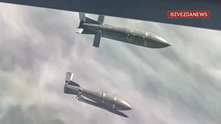 Ngược lại, tình trạng thiếu hụt nghiêm trọng hệ thống phòng không của Ukraine cũng đã gián tiếp nâng cao hiệu quả các cuộc không kích của Nga. Hiện tại ở khu vực chiến trường, lực lượng chiến đấu mặt đất của Ukraine đành cắn răng chịu trận; trong khi loại bom mới này của Nga đã tấn công sâu vào tận khu vực cảng Odessa của Ukraine.