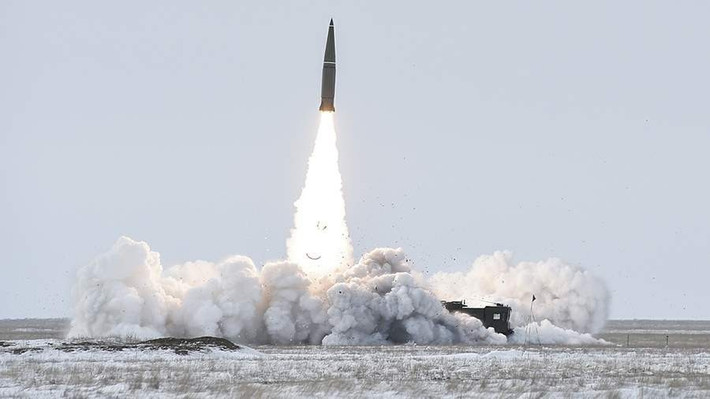 Trong cuộc tấn công này, Quân đội Nga đã phóng 653 UAV tấn công, 36 tên lửa hành trình và 17 tên lửa đạn đạo vào sâu trong lãnh thổ Ukraine, thực hiện 60 cuộc tấn công vào 29 địa điểm, chủ yếu nhắm vào cơ sở hạ tầng điện. Và cuộc không kích này, một lần nữa phơi bày điểm yếu của hệ thống năng lượng Ukraine.