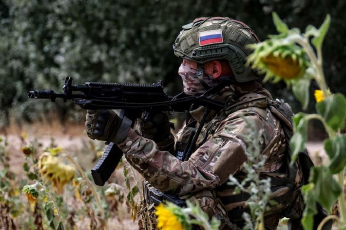 Trước tình hình chiến trường, RFAF đã thay đổi chiến thuật. Thay vì tấn công quy mô lớn, họ triển khai các đơn vị bộ binh nhỏ, lợi dụng bụi rậm mùa hè làm nơi ẩn nấp, để tiến hành các cuộc xâm nhập thăm dò từ nhiều hướng, nhằm phát hiện những vị trí mỏng yếu trên tuyến phòng thủ của AFU.