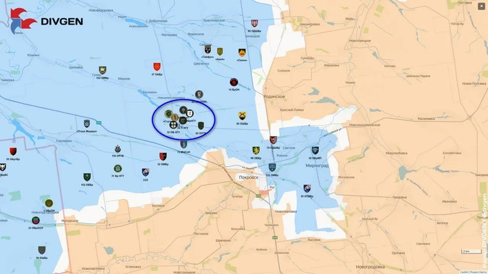 Hơn nữa, như các chuyên gia lưu ý, nếu thành công, RFAF sẽ có thể kiểm soát hỏa lực trên tuyến đường vòng từ Novooleksandrivka. Về cơ bản, điều này sẽ biến toàn bộ khu vực thành một vòng vây khổng lồ. Tuy nhiên bất chấp tình hình bị đe dọa, Kiev vẫn từ chối thừa nhận thất bại, yêu cầu quân Ukraine ở Pokrovsk tiếp tục chiến đấu.