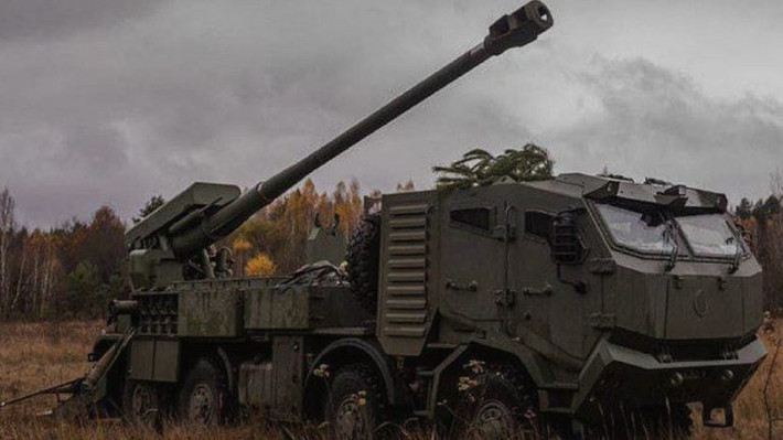 Bohdana 2S22 là loại pháo tự hành bánh lốp có cỡ nòng 155mm, do ngành công nghiệp quốc phòng Ukraine phát triển, để trang bị cho AFU, bao gồm một khẩu pháo chính 155mm, được cho là có tầm bắn 40-50km, được lắp trên khung gầm xe tải cơ động cao KrAZ 63221 6×6 do AutoKrAZ sản xuất, hoặc khung gầm Tatra T815-7 do công ty Tatra của Séc sản xuất.