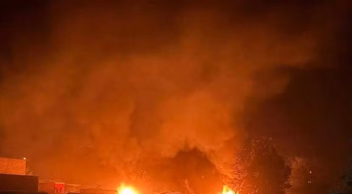 Trang Military Review đưa tin, máy bay tiêm kích bom Su-34 của Lực lượng Không quân Vũ trụ Nga đã thực hiện một loạt cuộc không kích vào các điểm tập kết quân AFU và các mục tiêu khác ở tỉnh Zaporizhzhia. Các loại bom nổ mạnh, chủ yếu là FAB-500, đã được sử dụng trong cuộc tấn công.