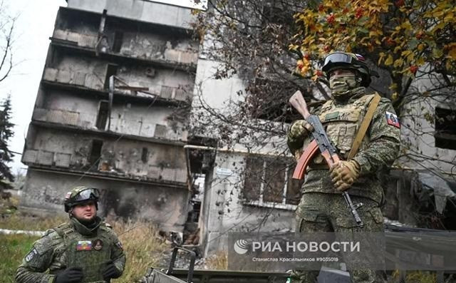 Như vậy chiến thuật “nghìn nhát cắt” của Nga đã phát huy tối đa hiệu quả. Mặc dù mũi tiến công của RFAF ở Huliaipole chậm lại, nhưng quân tiếp viện AFU cũng không thể ngăn chặn được. Theo các thông tin mới nhất, các đơn vị tấn công của Cụm Vostok RFAF, hiện đã có mặt trong thành phố Huliaipole.