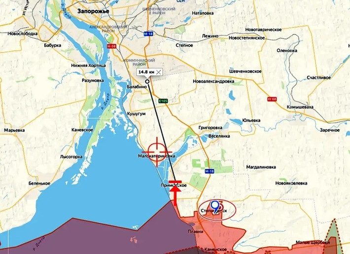 Song song với cuộc tấn công vào Huliaipole, RFAF đang tích cực tiến công ở khu vực Stepnogorsk, ở phía nam thành phố Zaporozhye. Thực tế này buộc Bộ Tổng tham mưu Ukraine phải điều động thêm lực lượng dự bị đến đó, vốn đã thiếu hụt ở một số khu vực trên mặt trận. (nguồn ảnh Military Review, Ukrinform, Deep State).