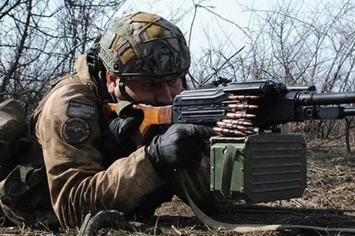 Cụ thể, các đơn vị thuộc Tập đoàn quân 51 tiếp tục quấy rối các đơn AFU, khi lực lượng này đang bung hết khả năng nhằm ngăn chặn mũi nhọn tác chiến của RFAF phía đông nam Dobropolye. Cả hai bên đều đang trong tình trạng căng thẳng cực độ, và một tình huống đặc biệt đã xuất hiện trên bản đồ chiến sự.