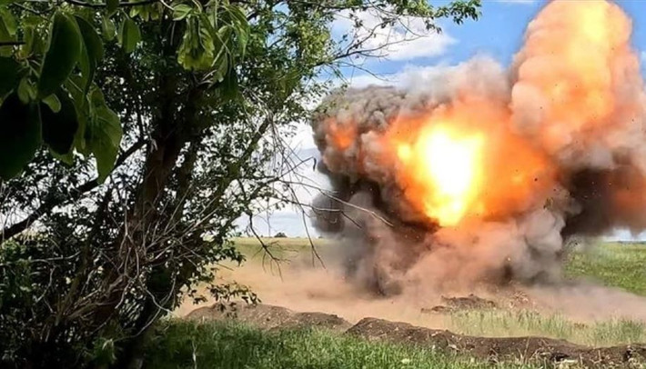 Những cuộc tấn công này diễn ra trước một chiến dịch phong tỏa lực lượng đồn trú của AFU tại Novopavlovka, bao gồm các trận địa phòng ngự lâm thời, các hệ thống công sự dã chiến và các chướng ngại vật, trong đó chủ yêu là các bãi mìn và hào chống tăng. Trong những điều kiện như vậy, một cuộc tấn công tổng lực bằng lực lượng bộ binh cơ giới là không thể.