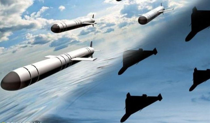 Ngày 16 tháng 11, quân đội Nga đã tấn công một nhà máy điện mặt trời lớn ở Starokazachiye, Odessa. Vào ngày 17 tháng 11, tên lửa của Nga đã tấn công cảng Izmail ở vùng Odessa, nhắm vào các tàu chở hàng, tàu chở khí, kho cảng, trạm biến áp 110 kV và các mục tiêu khác.