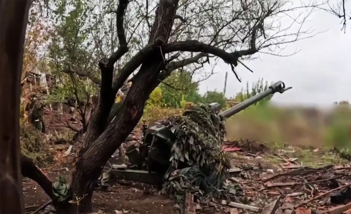 Sau đó, các nhóm tấn công của RFAF đã phát động một cuộc tấn công, cuối cùng tiến vào Hulyaipole từ phía đông bắc, kiểm soát một phần đáng kể thành phố. Hiện tại, quân Nga đã kiểm soát được một phần phố Donetsk và các phố, ngõ hẻm lân cận ở phía đông Huliaipole, tiếp tục tiến về phía sông Gaichur. Con sông này chia thành phố thành hai phần.