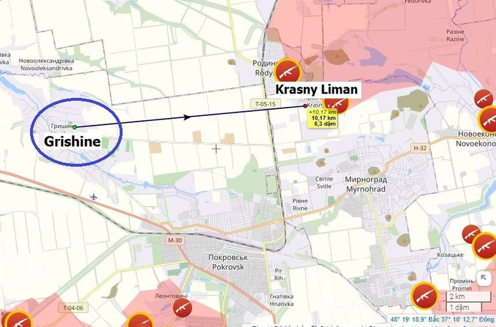 Trong khi đó, kênh Muchnoy của Ukraine, dẫn một nguồn tin nội bộ từ Bộ Tổng tham mưu AFU, đã tiết lộ một hành động gây chấn động trên mạng. Các nhóm đặc công và trinh sát luồn sâu của Nga, đã đột phá từ Krasny Liman ở phía đông đến làng Grishine ở phía tây bắc Pokrovsk. Hiện vẫn chưa có thông tin đáng tin cậy nào, về việc đây là một cuộc đột phá toàn diện, hay chỉ một cuộc trinh sát vũ trang.