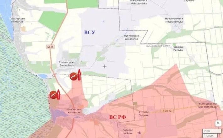 Cuộc không kích trên của Nga nhằm vào vị trí đóng quân của một đơn vị AFU, nơi có một số xe ô tô của sĩ quan. Theo thông tin mới nhất, đó chính là một lữ đoàn phòng thủ lãnh thổ, một phần của lữ đoàn này đóng quân gần thị trấn Stepnogorsk, cách thành phố Zaporozhye khoảng 20 km về phía nam. Giao tranh ác liệt đang diễn ra tại đó.