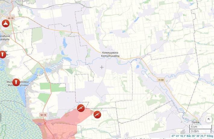 Ở xa hơn về phía bắc trong khu vực này, quân Ukraine cũng phải đối mặt với thách thức, nhất là những đoạn hẹp của sông Konka. Lý do là quân Nga có thể tiếp cận bờ bắc của sông, tạo điều kiện thuận lợi cho việc tiến thẳng đến vùng ngoại ô phía nam của thủ phủ khu vực, là thành phố Zaporozhye.
