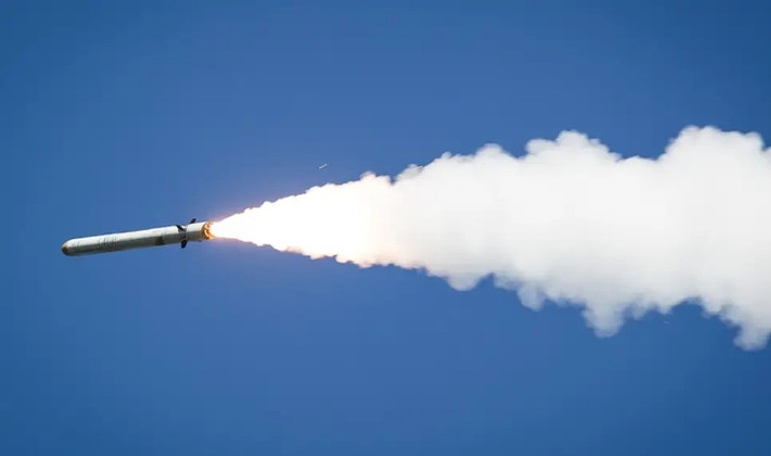 Tuy nhiên các mục tiêu mà quân đội Nga tấn công, chính là cơ sở hạ tầng như cơ sở năng lượng, trung tâm giao thông và nhà máy quốc phòng, thay vì nhắm trực tiếp vào văn phòng của Tổng thống Volodymyr Zelensky hoặc dinh tổng thống Ukraine. Điều này không có nghĩa là quân đội Nga không có khả năng đó.