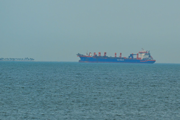 Một chiến dịch hộ tống đoàn tàu quy mô lớn và phức tạp, cũng có thể làm suy yếu lực lượng Mỹ; khi các hoạt động này, làm chuyển hướng các nguồn lực quân sự quý giá khỏi chiến dịch không kích của Mỹ và Israel và khỏi việc bảo vệ các lực lượng khác trong khu vực.