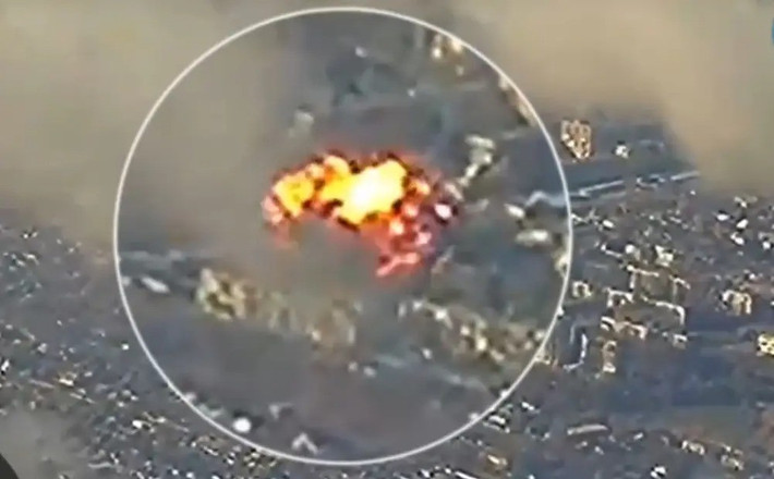 Vào thời điểm xảy ra cuộc không kích, có thể có tới 50 binh lính Ukraine đang trú quân bên trong tầng hầm, bao gồm một số sĩ quan chỉ huy quân đồn trú Ukraine tại Kostiantynivka. Với sức công phá của quả bom 3 tấn, có thể kết luận rằng nhóm quân Ukraine tại đây không còn ai sống sót.