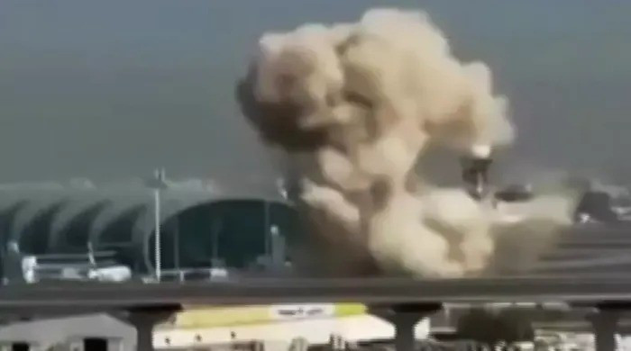 Từ ngày 6 tháng 3, tên lửa Iran đã phá hủy các nhà chứa máy bay, nơi cất giữ và bảo dưỡng cả hai loại máy bay; tuyên bố của IRGC nhấn mạnh rằng, các nhà chứa máy bay vẫn đang bốc cháy. Chưa dừng lại, tên lửa và UAV tự sát của Iran tiếp tục đánh bồi trong ngày 13/3, gây cho Quân đội Mỹ thiệt hại lớn.