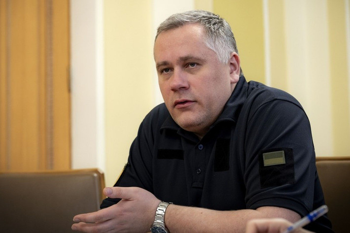 Theo Phó Chánh Văn phòng Tổng thống Ukraine, ông Ihor Zhovkva, trong cuộc phỏng vấn với hãng tin Ukraine RBC, cho biết vấn đề không phải là việc Mỹ và phương Tây giảm viện trợ, mà là thời điểm chuyển giao. Khi vũ khí và khí tài được cam kết bàn giao quá muộn, các đơn vị phòng không Ukraine sẽ rơi vào tình trạng thiếu hụt, điều mà Nga có thể khai thác.