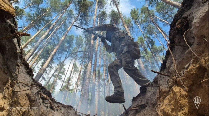 Đồng thời, các đơn vị xung kích của Cụm Vostok RFAF cũng bắt đầu rà phá chướng ngại vật khu vực xung quanh làng Muravka, để chuẩn bị vượt sông Solenaya và tiến hành một cuộc tấn công tiếp theo về phía làng Chuguevo.