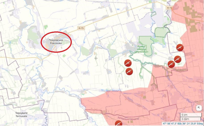 Trong khi đó, RFAF tiếp tục tiến vào khu vực Dnipropetrovsk, dần dần tiến đến Pokrovskoe. Việc RFAF tiếp cận đường cao tốc giữa Pokrovskoe và Huliaipole sẽ đe dọa cả hai khu vực phòng thủ chính của AFU tại đây. Nhận thức được điều này, Bộ Tổng tham mưu AFU đang tập trung lực lượng tại đây, cố gắng ngăn chặn quân Nga đột phá sâu vào khu vực Dnipropetrovsk.