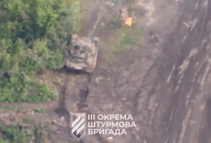 Giờ đây, NATO và nhiều quốc gia khác trên khắp thế giới đang theo dõi rất sát cuộc xung đột Nga – Ukraine, để rút ra những bài học kinh nghiệm quý báu cho mình, từ phương thức vận hành UAV cho tới cách chống phương tiện bay không người lái vô cùng nguy hiểm này.