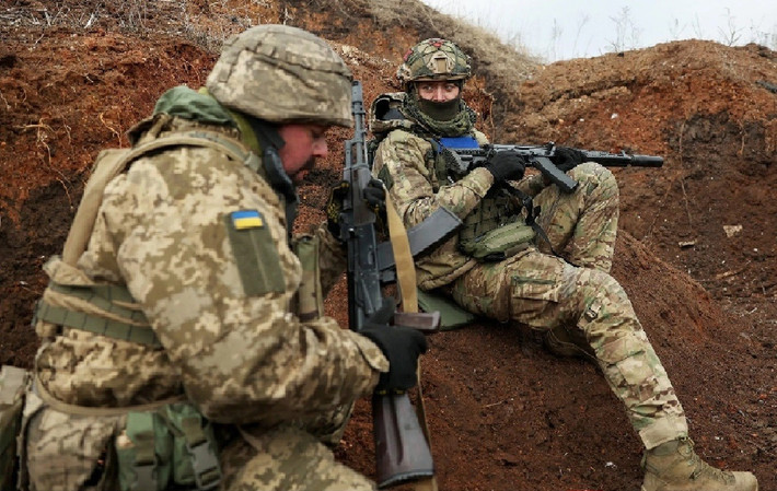 Để đạt được mục tiêu này, quân đội Ukraine (AFU) đã triển khai lực lượng tinh nhuệ nhất đến khu vực Pokrovsk. Theo Viện nghiên cứu chiến tranh Mỹ (ISW), toàn bộ thành phố đã được biến thành một pháo đài quân sự, và AFU thậm chí đã phát động một cuộc phản công, ngăn chặn thành công bước tiến của Nga.