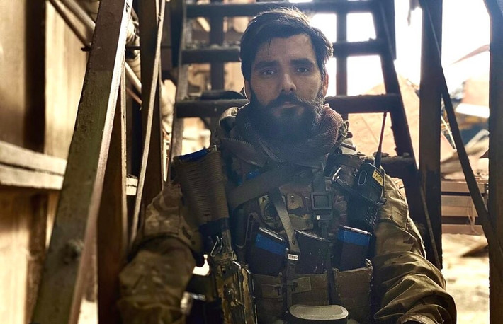 Trong một cuộc phỏng vấn với tờ Pravda của Ukraine, cựu Tham mưu trưởng Tiểu đoàn Azov Bogdan Korotevich, tuyên bố rằng "tình hình ở tiền tuyến đang cực kỳ khó khăn", thừa nhận thành công chiến lược của Nga. Bogdan nói rằng quân Ukraine ở tiền tuyến đã hoàn toàn suy yếu về hiệu quả chiến đấu.