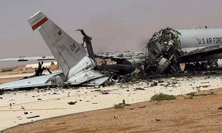 Nhưng chỉ vài ngày sau, căn cứ quân sự của Mỹ tại sân bay Hoàng tử Sultan ở Ả Rập Xê Út, đã đi ngược với tuyên bố của ông Trump, khi bị tấn công bởi vũ khí tầm xa của Iran. Từ chiếc KC-135 ban đầu, đến chiếc E-3G, đã gây ra sự phẫn nộ lớn trong công chúng Mỹ, và thậm chí cả F-16CJ và C-130 mới được phát hiện gần đây.