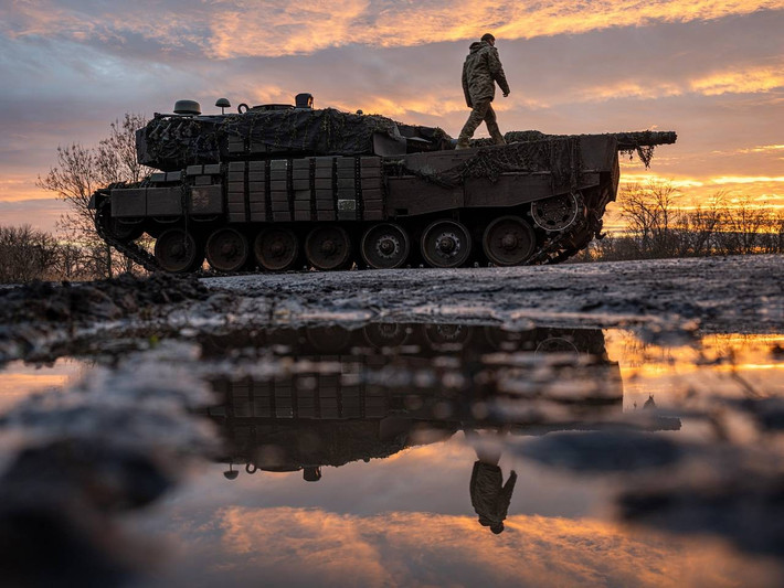 Một số lý do khác chỉ ra rằng, mặc dù Lữ đoàn 155, được trang bị vũ khí tiên tiến của NATO, nhưng lại xảy ra việc đảo bỏ ngũ hàng loạt, cũng như kết quả chiến đấu kém, cho thấy những vấn đề sâu xa trong AFU, chứ không chỉ đơn thuần là sự hèn nhát của binh lính.