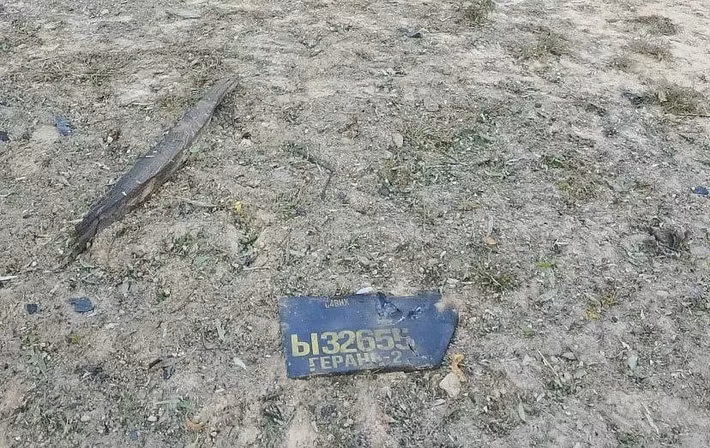 Kiev đã coi bức ảnh này là bằng chứng cho thấy quy mô sản xuất UAV tấn công ở Nga đã tăng lên đáng kể. Trước đó, Ukraine đã công bố một mảnh vỡ của một UAV Geran-2 khác có số hiệu Ы28435. Con số này chênh lệch 4.220 chiếc. Do đó, Ukraine ước tính sản lượng Geran-2 ước tính trong tháng 8 là ít nhất bốn nghìn chiếc.