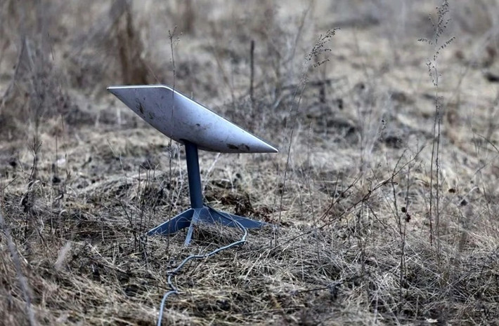 Trang Military Review của Nga, dẫn lời một chỉ huy trung đội UAV, thuộc Cụm Vostok của Quân đội Nga (RFAF), mang mật danh "Bilbo" cho biết, trong điều kiện thời tiết lạnh của mùa đông, giúp UAV trang bị camera ảnh nhiệt có thể giúp dễ dàng phát hiện mục tiêu, khi cả con người và thiết bị liên lạc của đối phương, như Starlink, đều tỏa ra rất nhiều nhiệt.