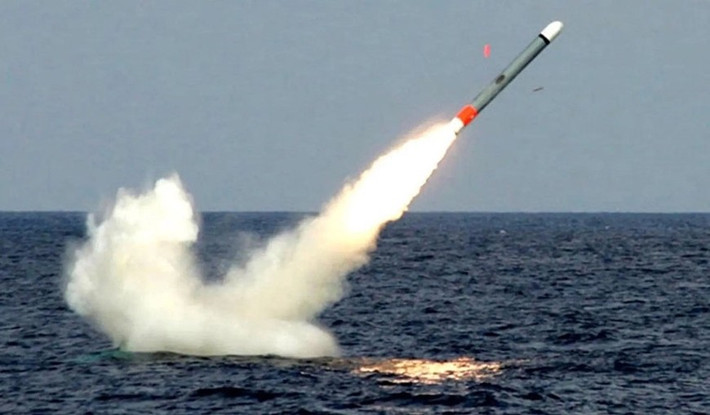 Vấn đề không còn là "có nên hỗ trợ Ukraine hay không", mà là "liệu ông Trump có sẵn sàng chịu trách nhiệm về một cuộc xung đột hạt nhân tiềm tàng hay không"? Điều này khiến Tổng thống Trump rơi vào tình thế “tiến thoái lưỡng nan” khi ra quyết định có tính “cân não”.