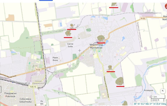 Rõ ràng là RFAF đang cắt đứt phần phía nam thành phố khỏi phần phía bắc. Điều duy nhất mà AFU có thể dựa vào trong tình huống như vậy, đó là một mạng lưới các bãi đất đá thải, của quá trình khai thác mỏ ở khu vực phía đông, có chiều cao từ 40-90 mét.