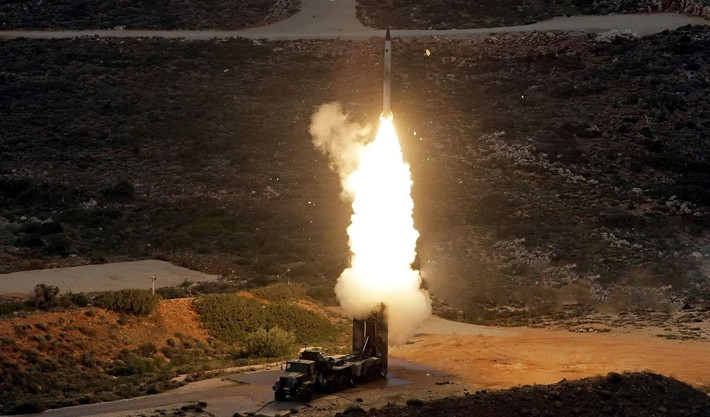 Theo lời Sever, họ thực hiện chiến thuật “kiên trì phục kích”, thực hiện phóng hai đạn tên lửa S-300 như quy tắc bắn. Quả tên lửa đầu tiên gây hư hại nghiêm trọng cho chiếc máy bay F-16, khiến phi công không thể điều khiển, và quả thức hai đã hạ gục. Nhưng không rõ phi công có kịp nhảy dù thoát hiểm hay không?