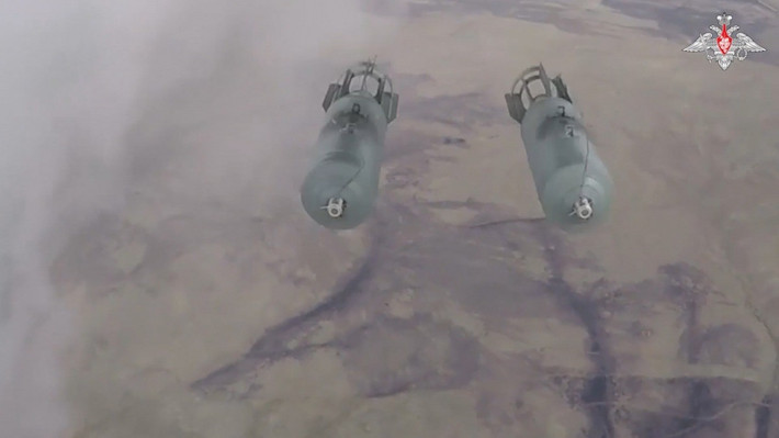 Lần đầu tiên kể từ khi bắt đầu xung đột Nga-Ukraine, Nga đã sử dụng bom FAB, được trang bị mô-đun UMPK và động cơ tên lửa, tấn công các mục tiêu ở vùng Odessa. Cụ thể là cây cầu đường sắt ở Zatoka.