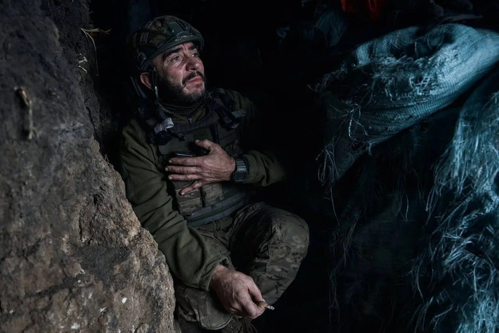 Tập đoàn quân 51 RFAF cũng tăng cường áp lực ở vùng ngoại ô phía bắc Mirnograd, nơi đang diễn ra giao tranh bằng vũ khí nhỏ trong trung tâm thành phố. Các đơn vị AFU đang nỗ lực ngăn chặn bước tiến của đối phương dọc theo tuyến phía đông Mirnograd, Krasnyi Lyman và Rodinske.