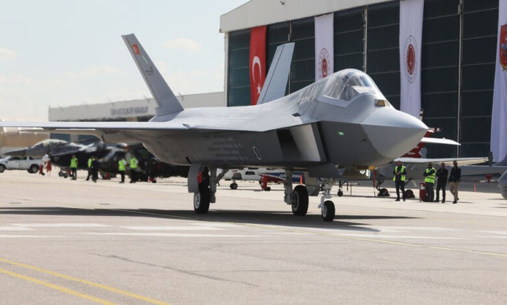 Hơn nữa, tin tức về việc phát triển chung chiến đấu cơ tàng hình KF-21 với Hàn Quốc và mua máy bay chiến đấu TFX Khan từ Thổ Nhĩ Kỳ đã lan truyền. Thậm chí có cả một "đơn hàng lớn" trị giá 10 tỷ USD được chào mời, nhưng cuối cùng, tất cả đều chỉ là hợp đồng "tiềm năng".