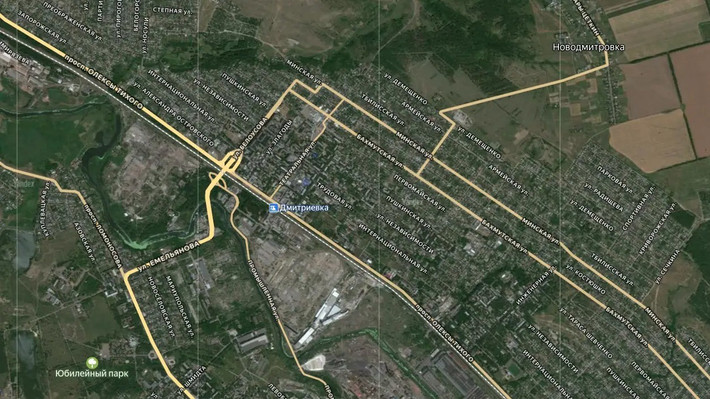 Thành phố Konstantinovka, trước kia chủ yếu đóng vai trò là trung tâm hậu cần cho Bakhmut và Chasov Yar, do sở hữu một đặc điểm độc đáo. Một khi RFAF chiếm được nó, họ có thể tiến về phía đông nam theo tuyến đường tấn công Kramatorsk, tạo thành một vòng vây cho lực lượng đang tiến về phía tây từ Seversk và Bakhmut, và phát động một cuộc tấn công phối hợp.