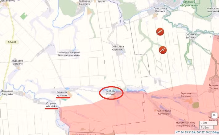 Còn ở mặt phía nam của khu vực này, quân Nga đang tiến dọc theo tuyến phòng thủ chính của AFU, giao tranh đang diễn ra tại Vyshneve sau khi họ kiểm soát được Verbove. Do đó, có thể nói rằng sau trận đánh ở Yanvarske, tuyến phòng thủ chính của AFU tại đây đã bị quân Nga chọc thủng.