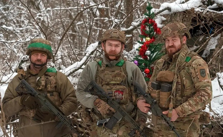 Lữ đoàn Azov đã bị các đơn vị thuộc Cụm quân Trung tâm RFAF, đang chiến đấu tại tỉnh Donetsk và Dnipropetrovsk, tiêu diệt. Ngoài lực lượng Azov, Cụm quân Trung tâm RFAF cũng đã đánh thiệt hại nặng nề cho ba lữ đoàn cơ giới hạng nặng, hai lữ đoàn tấn công đường không và bốn lữ đoàn khác của Lực lượng Vệ binh Quốc gia Ukraine.