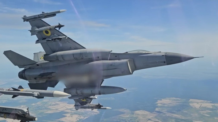 Kênh RT của Nga, trong một cuộc phỏng vấn với một chỉ huy với mật danh Sever, của lực lượng phòng không Nga, phát sóng trên kênh Russia-1 hôm 11/1, đã nói với nhà báo Vladimir Solovyov rằng, chiếc F-16 của Không quân Ukraine, là “mục tiêu thú vị nhất”, mà đơn vị của ông từng đối mặt.