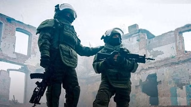 Tình báo NATO cho biết lực lượng Nga đã tập hợp năm đơn vị cấp sư đoàn, cách Pokrovsk 30 km về phía đông, chuẩn bị cho một cuộc tổng tấn công. Tác động sâu sắc hơn của trận chiến này nằm ở việc định nghĩa lại logic chiến thắng và thất bại trong chiến tranh hiện đại.