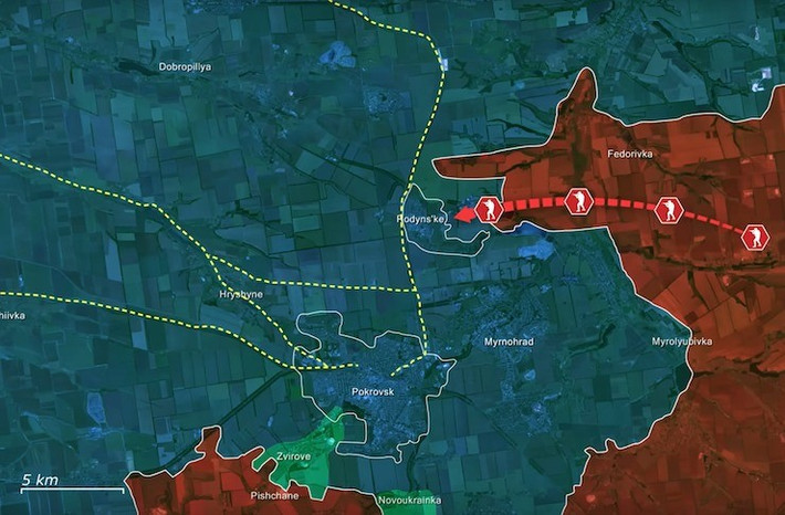 Trong khi đó, sau khi quân Nga đột phá vào bên trong thành phố và ở hai bên sườn, quân phòng thủ Ukraine bắt đầu rút lui khỏi Pokrovsk. Tại thị trấn chiến lược Rodynske, nằm ở ngoại ô phía bắc Pokrovsk, quân Ukraine đã bị đánh bật khỏi các khu vực trận địa phòng thủ ở phía bắc và phía nam.