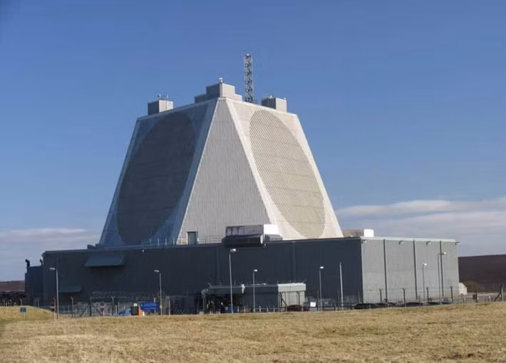 Dựa trên thông tin hiện có, có thể Iran đã phá hủy được một hệ thống radar AN/TPY-2 của Mỹ tại Jordan và làm hư hại hệ thống radar mảng pha AN/FPS-132 khổng lồ do Mỹ sản xuất, được đặt tại Umm Dahal của Qatar; làm dấy lên lo ngại về khả năng giám sát radar, để đối phó với các cuộc tấn công tiếp theo của Iran.