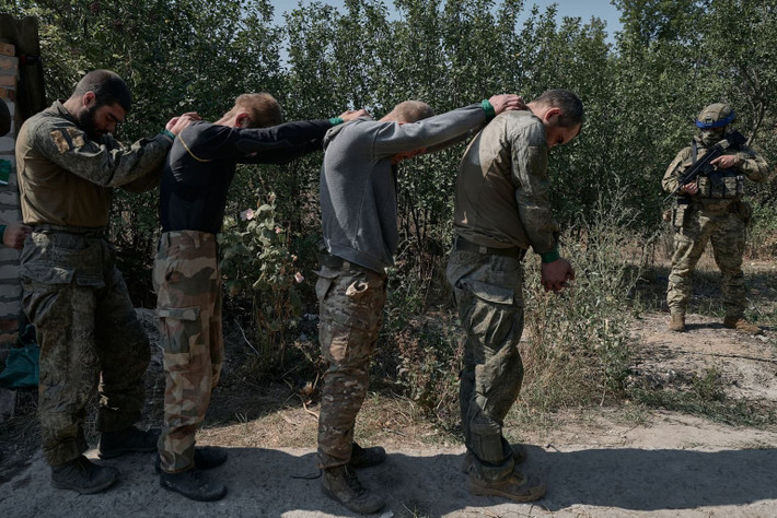 Mặc dù AFU đang chịu tổn thất nặng nề, nhưng vẫn tiếp tục nỗ lực phản công ở Dobropolye. Tổng thống Zelensky tuyên bố, AFU đã tái chiếm 160 km2 lãnh thổ ở khu vực Dobropolye, trong đó có 7 ngôi làng và chặn đứng cuộc đột phá của RFAF.