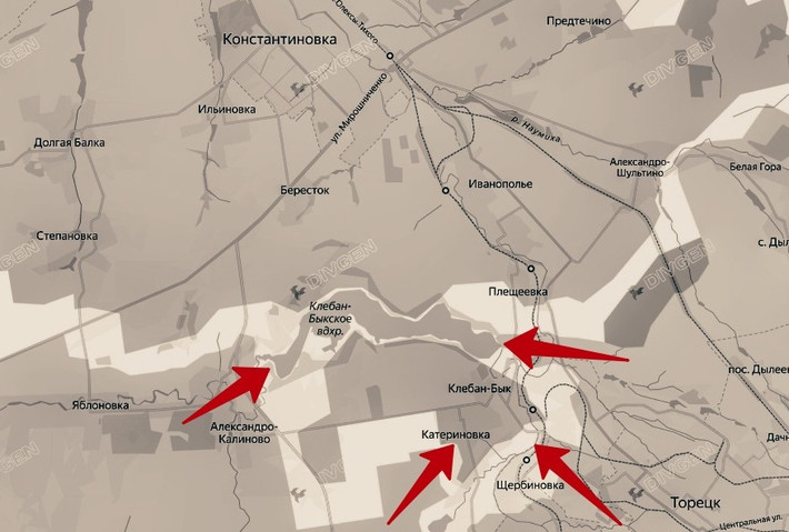 Sau đó, vào ngày 1/8, quân của Cụm quân phía Nam RFAF đã kiểm soát làng Aleksandro-Kalinovo, chặn đường phía tây hồ chứa. Tiếp theo, vào ngày 22/8, quân Nga chiếm được làng Katerynivka, và vào ngày 23/8, chiếm được làng Kleban-Byk. Như vậy, họ đã “nhốt” phần còn lại của AFU, với quân số lên tới 800 người, trong “cái vạc” cùng tên.