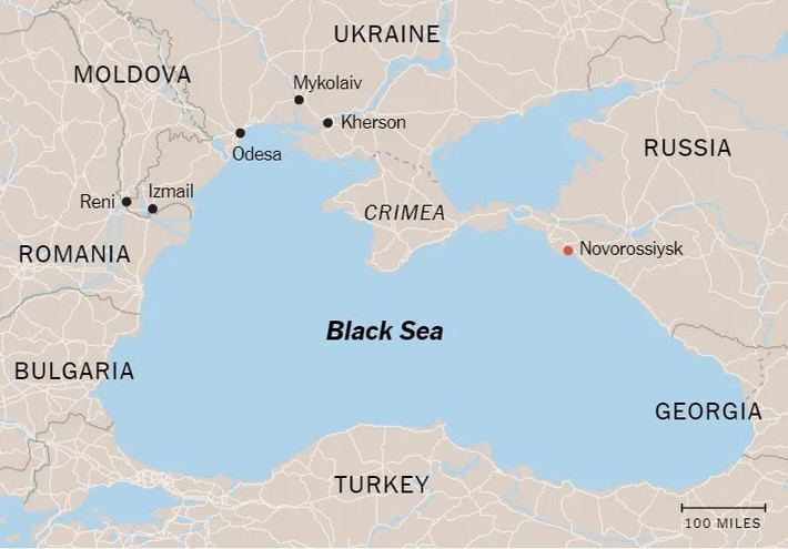 Mục tiêu của Thổ Nhĩ Kỳ là đẩy Nga ra khỏi Biển Đen và cuối cùng là kiểm soát các tuyến đường vận chuyển phía nam của Nga, quyền vận chuyển nguyên liệu thô, dầu mỏ và các hàng hóa khác, thậm chí cả giá trung gian. Do vậy, bằng mọi giá Nga sẽ chí ít phải phong tỏa, nếu không nói là phải “san bằng” Odessa bằng mọi giá. (Nguồn ảnh Military Review, Ukrinform, Kyiv Post).