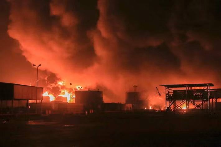 Trước đây, cảng này từng chứng kiến ​​hơn chục tàu thuyền ra vào mỗi tháng, nhưng giờ đây nó đã trở thành một cảng chết lâm sàng. Tất cả ô tô nhập khẩu đều bị mắc kẹt, và xuất khẩu phân kali đã chịu tổn thất nặng nề, lên tới hàng tỷ USD mỗi năm. Giám đốc điều hành cảng đã tiết lộ sự thật: "Chúng tôi đã chứng kiến ​​tuyến đường biển biến mất".